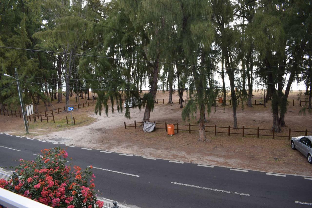 Sea Front Apartment Villa Flic-en-Flacq Esterno foto